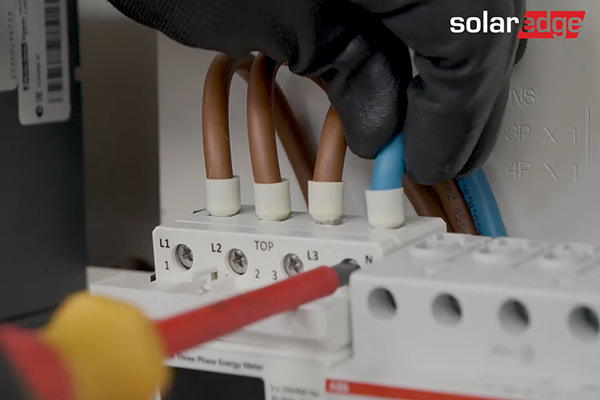 SolarEdge Home Inline Meter - Facile da installare